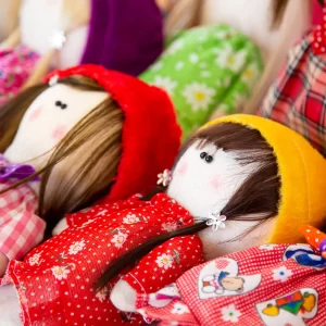 plenty of tilda dolls