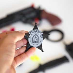 پخش و تولید عمده اسباب بازی پسرانه هفت تیر پلیسی ای اف تویز